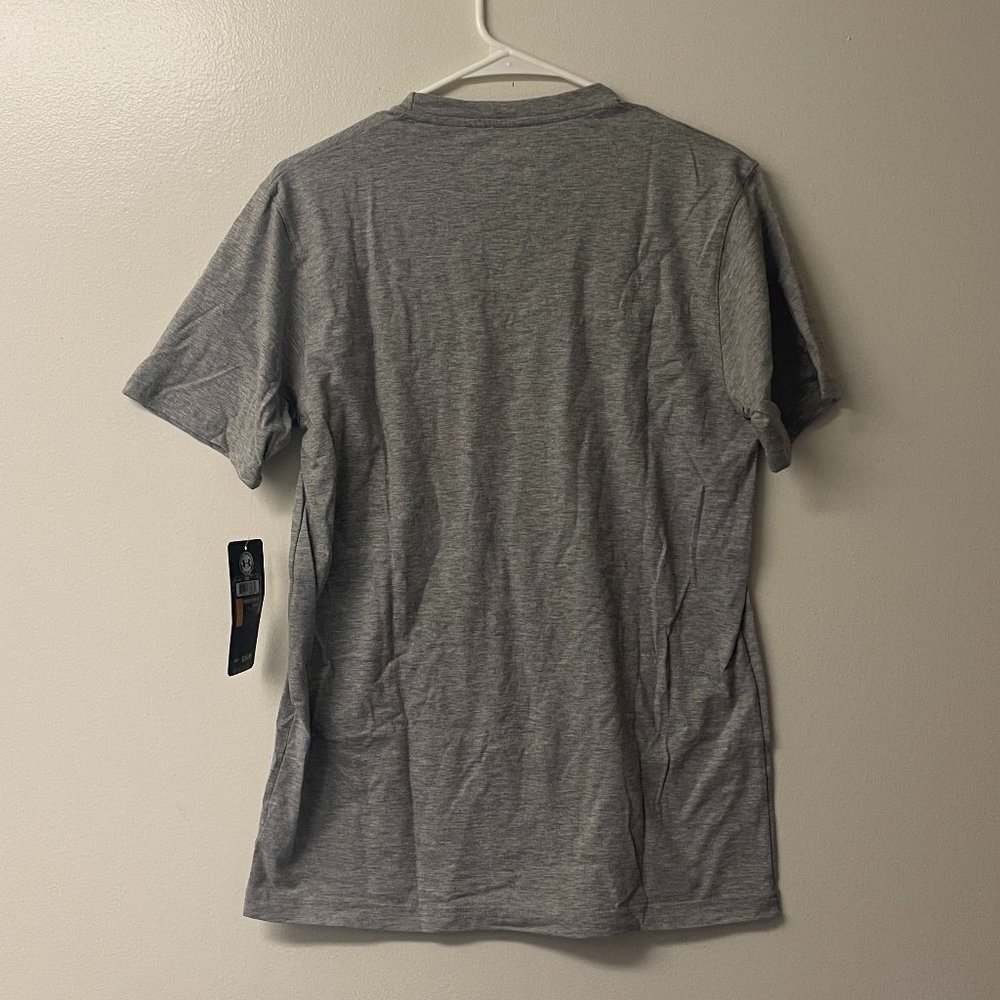 NWT Under Armour Gray Short Sleeve Tee - Picture 3 of 3